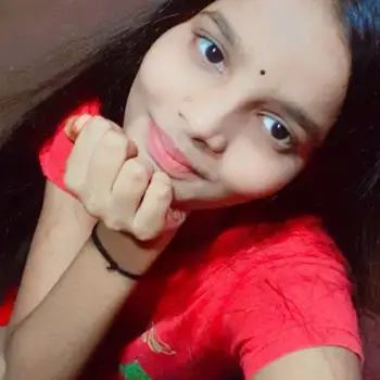 Priyanshi Srivastava Maths Home Tutor in faridi nagar  Lucknow with 3 Years Experience